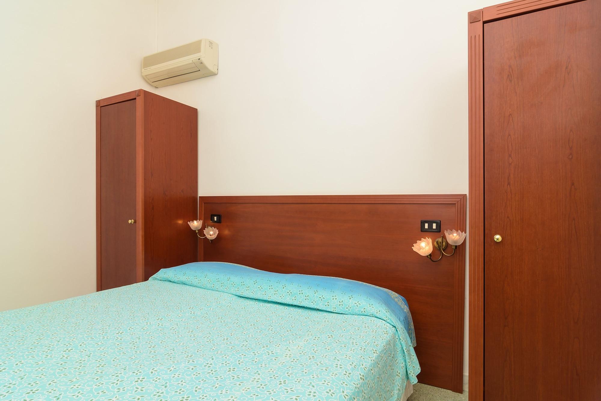 Hotel Riviera بروسيدا المظهر الخارجي الصورة