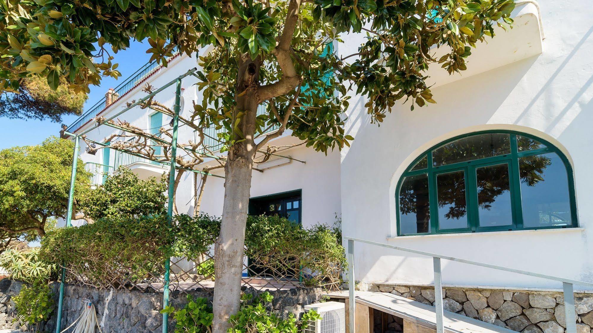 Hotel Riviera بروسيدا المظهر الخارجي الصورة